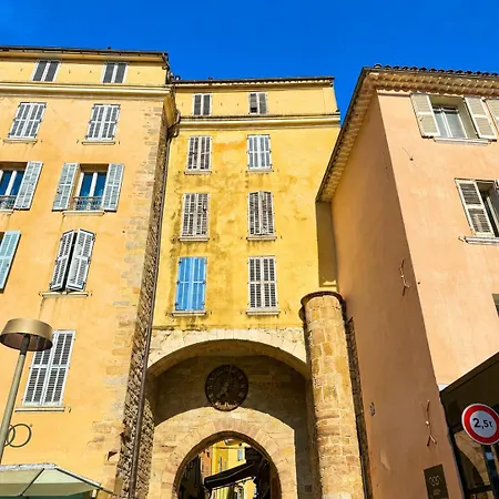 Les Voutes Hyeroises, Centre Historique Pieton De Apartment